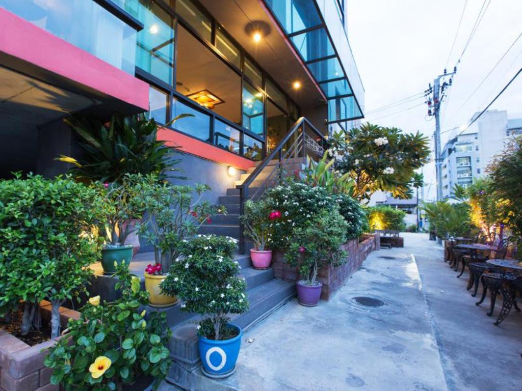 B2 Bangkok - Srinakarin Hotel Bagian luar foto